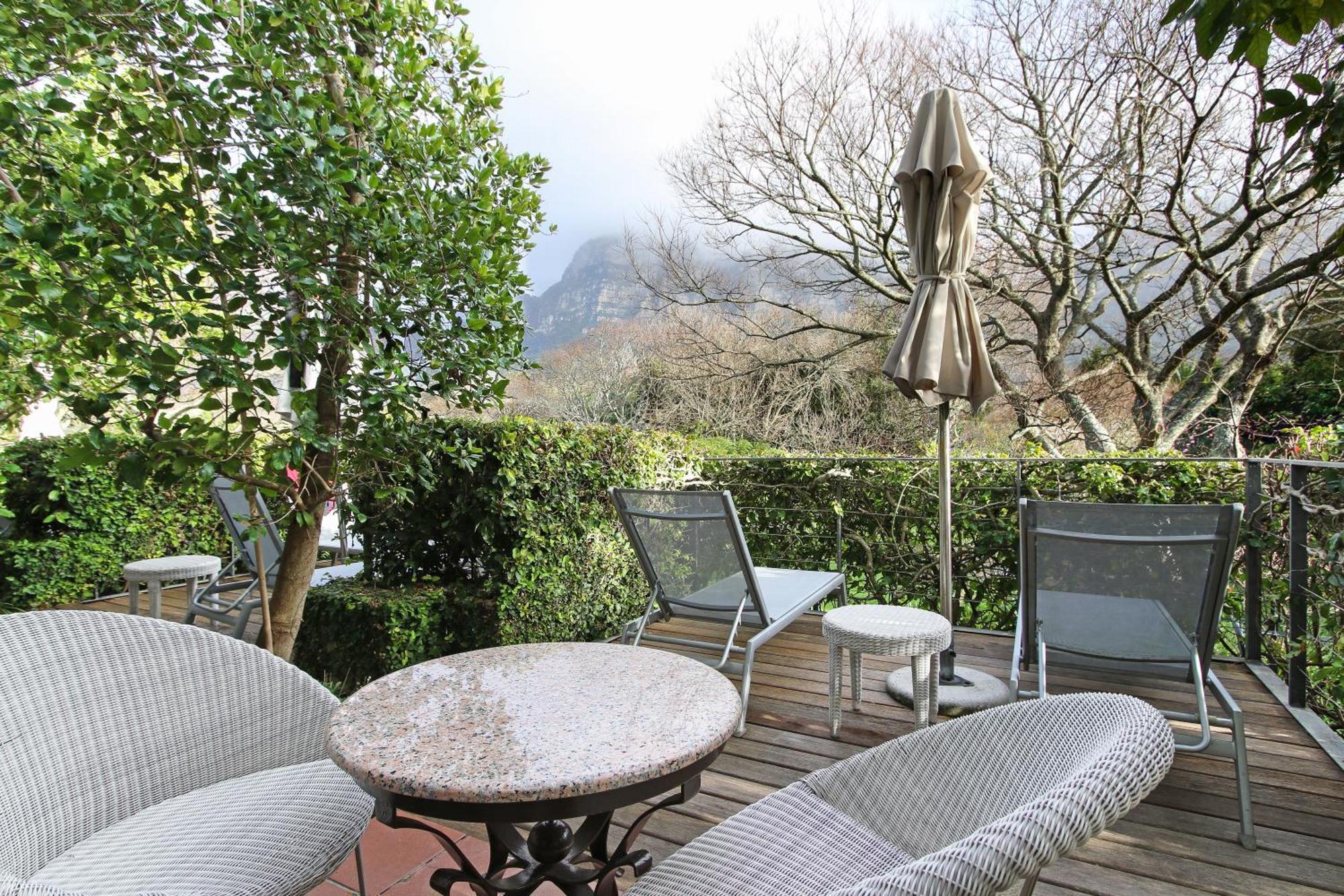 Vineyard Hotel Cape Town Exterior photo